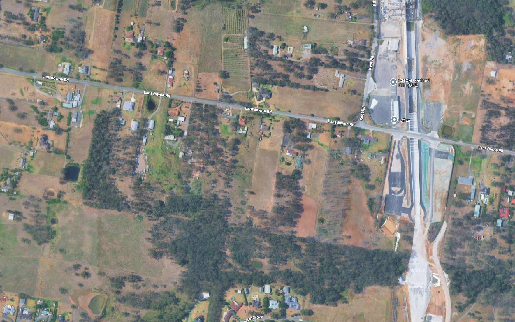 Location map for Orchard Hills showing nearby schools, shops and transport